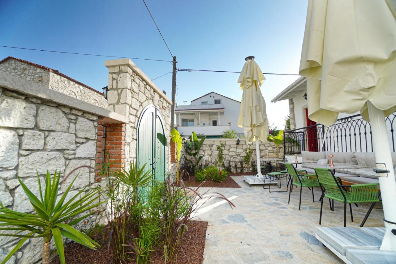 Pom Alacati Boutique Otel Çeşme Exterior photo