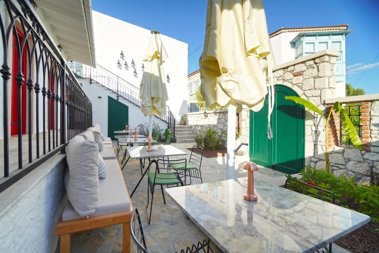 Pom Alacati Boutique Otel Çeşme Exterior photo